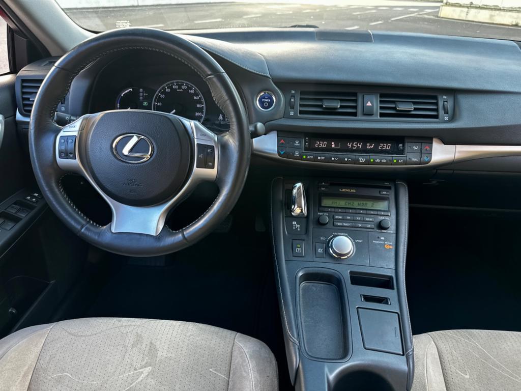 Lexus CT 200h
