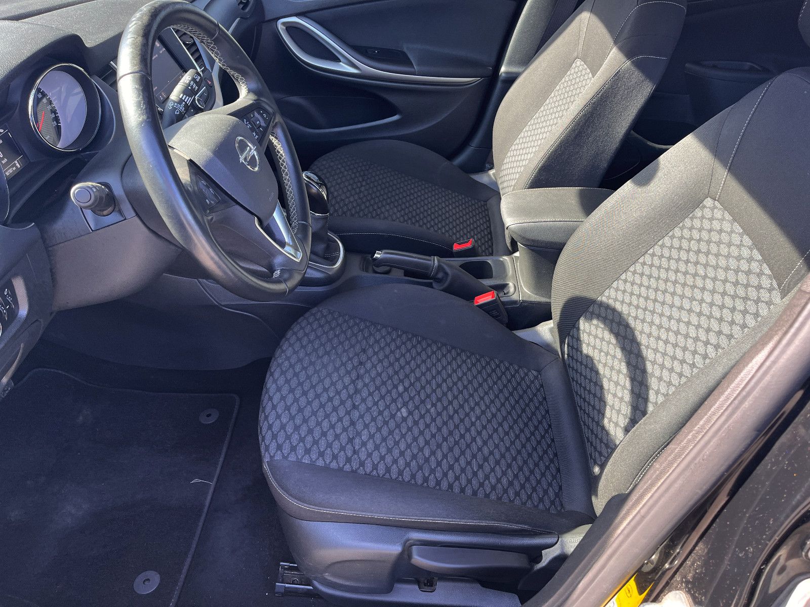 Fahrzeugabbildung Opel Astra K Sports Tourer Edition Start/Stop