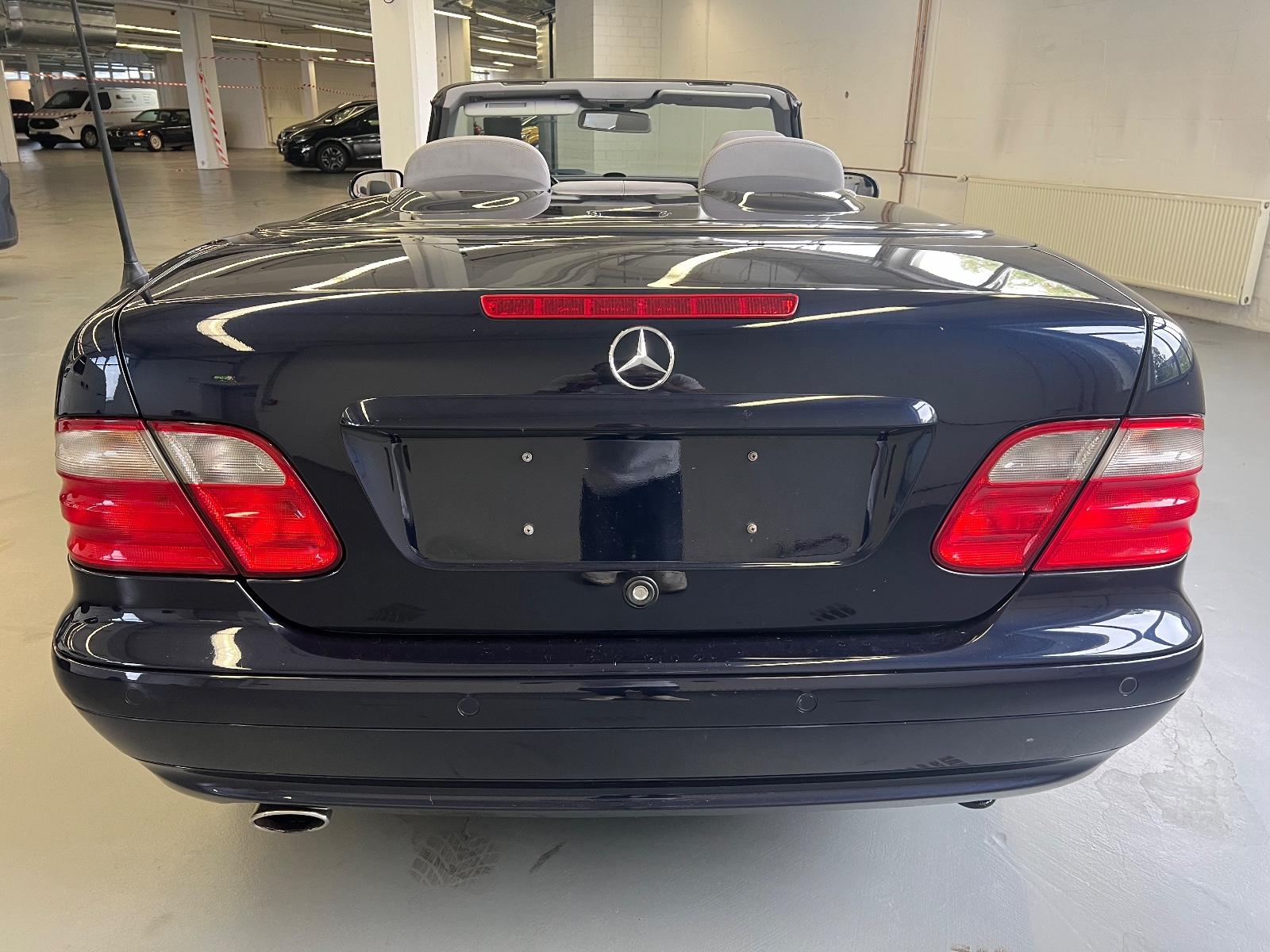 Mercedes-Benz CLK 200 KOMPRESSOR AVANTGARDE+PDC+SHZ+LEDER