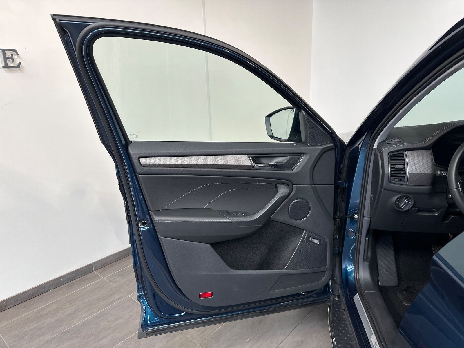 Fahrzeugabbildung SKODA Kodiaq 2.0 TDI DSG Style NAV+LED+PANO+AHK+STHZ