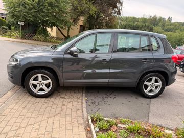 Volkswagen Tiguan - 8