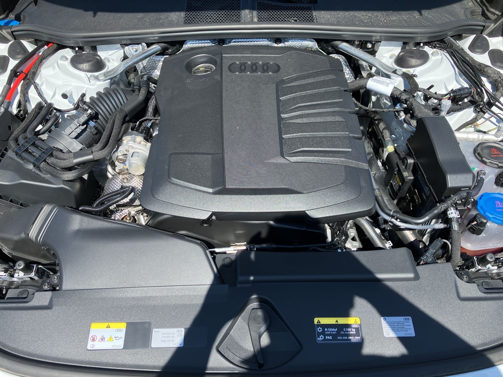 Fahrzeugabbildung Audi A6 Avant TDI 150 kW quattro S tronic Matrix