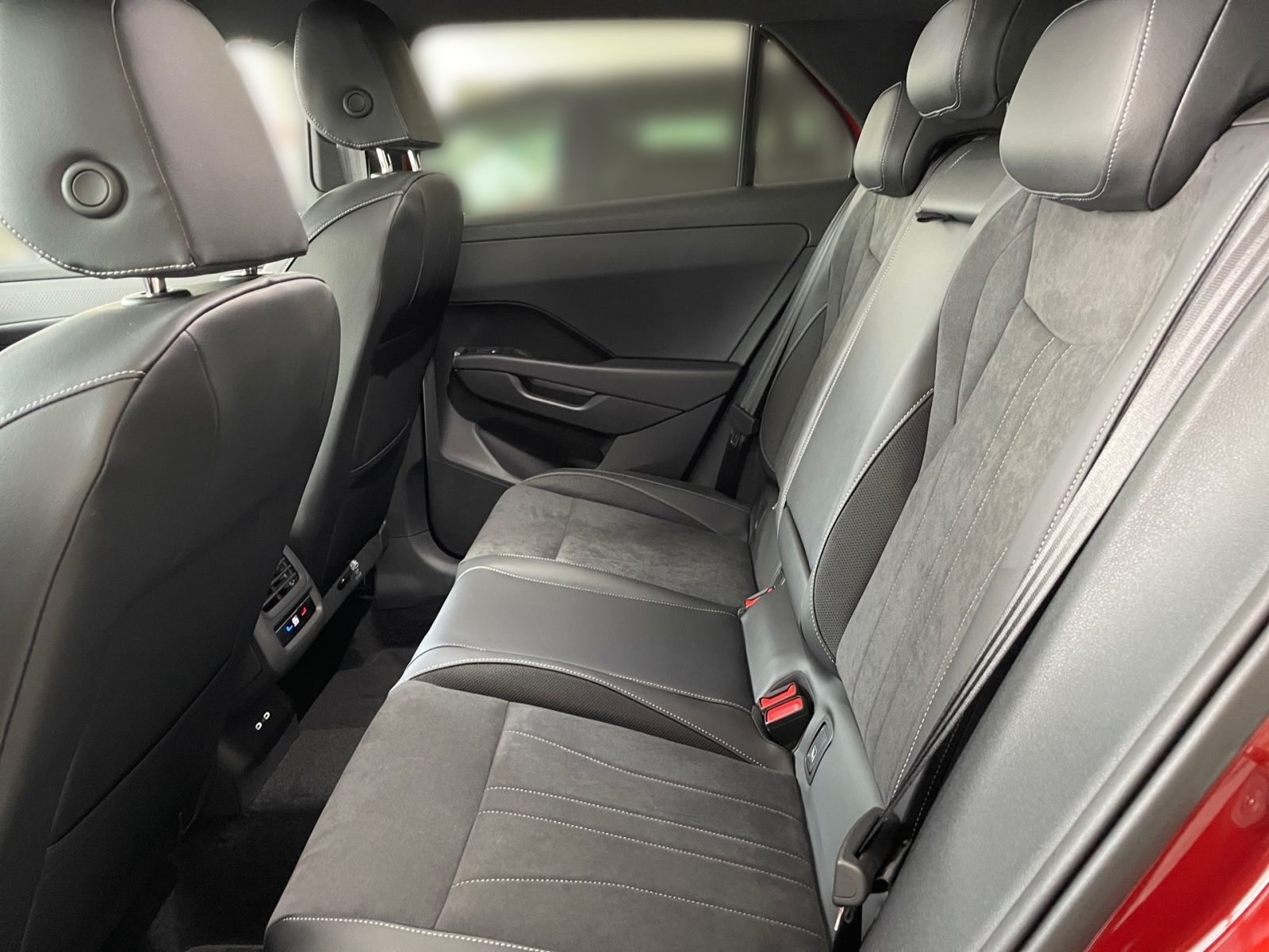 Volkswagen T-Roc - Bild 13