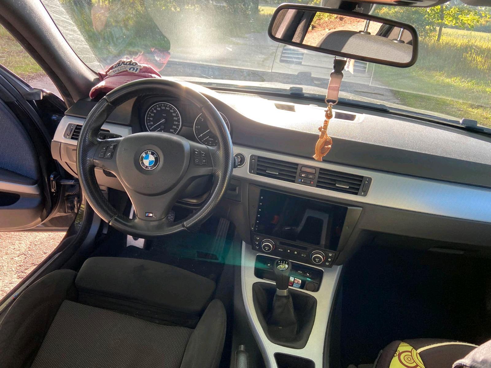 BMW  2010 — photo 8