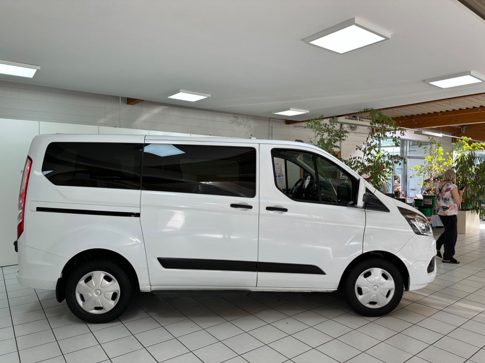 Fahrzeugabbildung Ford Transit Custom Kombi 320 L1 Trend *Doppel Klima*