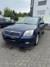 Toyota Avensis 2.0 D-4D - - Toyota Avensis aus 2004 mit Diesel-Antrieb