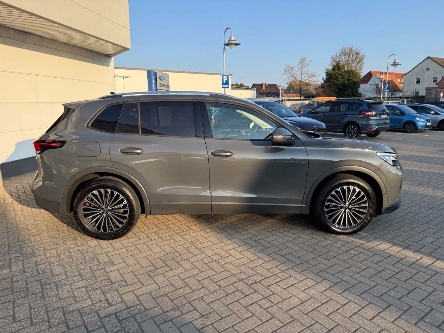 Fahrzeugabbildung Volkswagen Tiguan 1.5 eTSI 110 kW Life Navi Digitales Cockp
