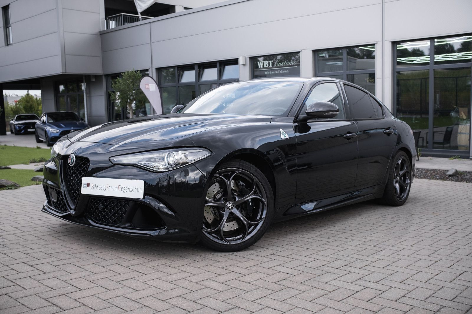 Fahrzeugabbildung Alfa Romeo Giulia Quadrifoglio-Akrapovic-HarmanKardon