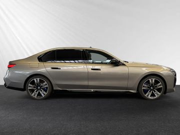 BMW M760 - 2