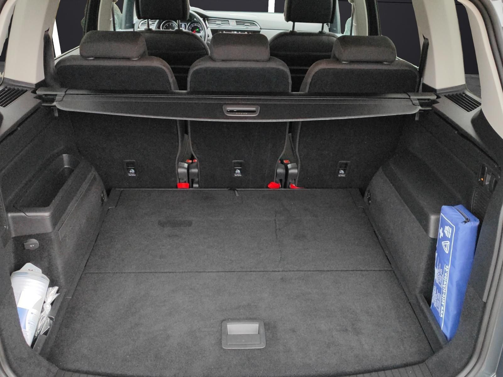 Fahrzeugabbildung Volkswagen Touran Comfortline *Massage*Sitzheizung*Apple*