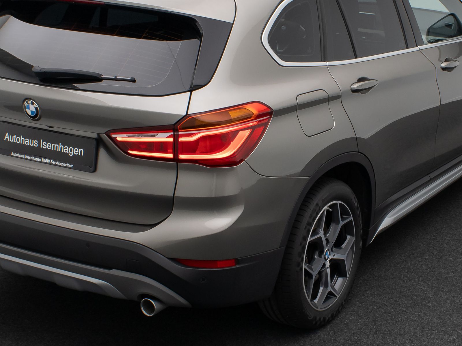 Fahrzeugabbildung BMW X1xD20d xLine Kamera HUD Alarm H/K NaviPlus 18"