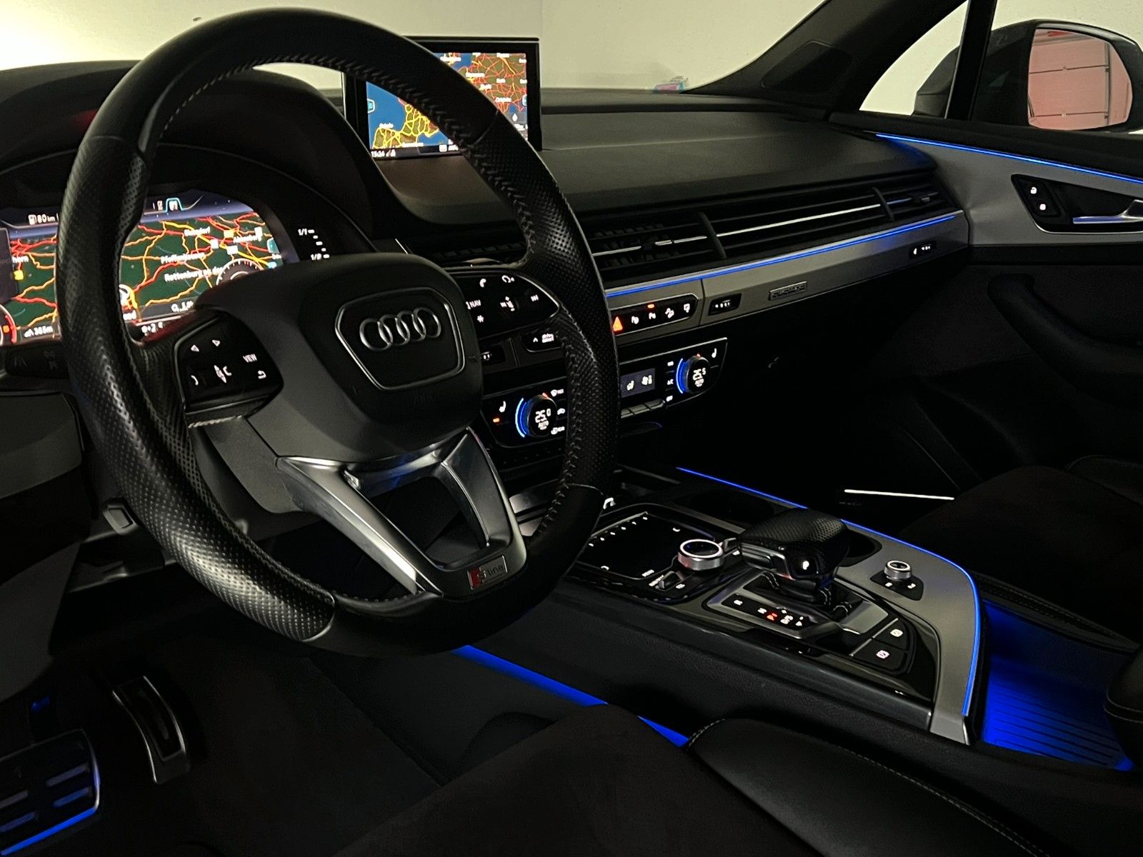 Fahrzeugabbildung Audi Q7 3.0 TDI Quattro S-LINE/21ZOLL/MATRIX/AHK/AMBI