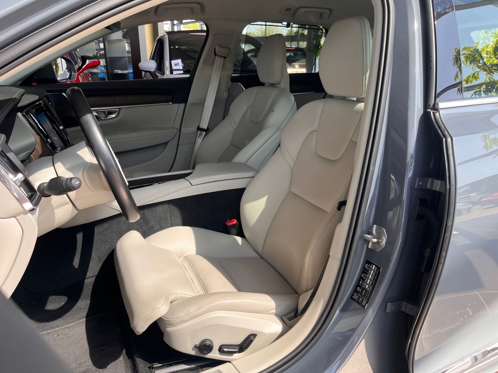 Fahrzeugabbildung Volvo V90 Kombi Inscription LED NAVI LEDER AHK