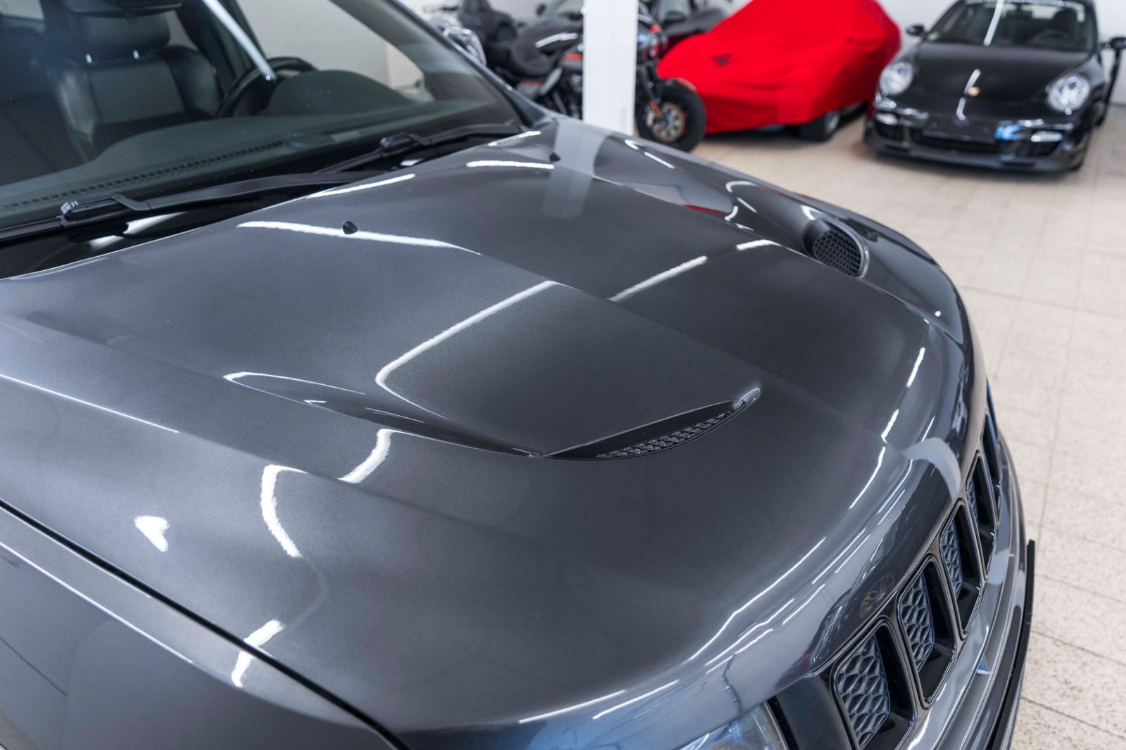 Fahrzeugabbildung Jeep Grand Cherokee Laredo X 3,6L LPG 4X4 KAM PANO
