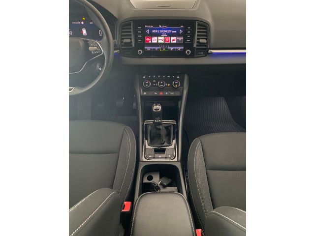 Karoq Drive 2.0 TDI AHK+NAVI+KAMERA+MATRIX