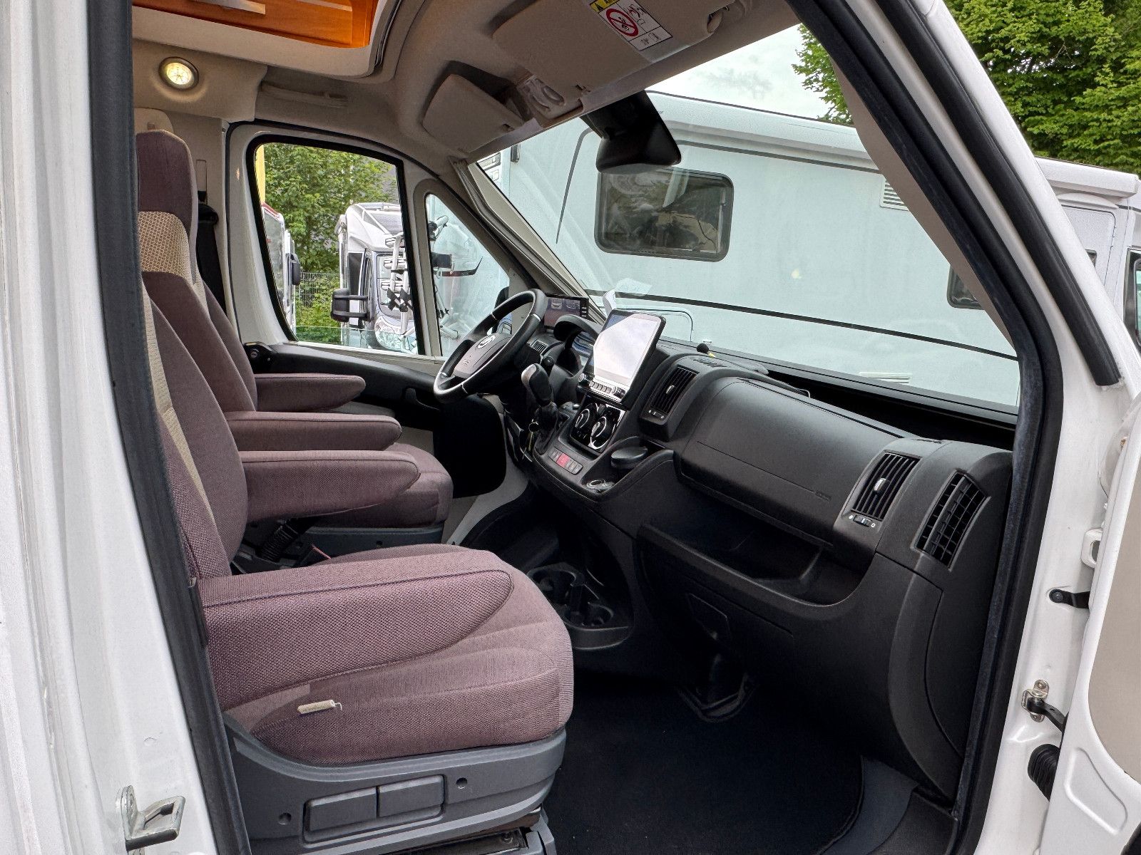 Fahrzeugabbildung HYMER / ERIBA / HYMERCAR EXSIS-T 588 AUTOMATIK ALKO LITHIUM 240 AH SOLAR