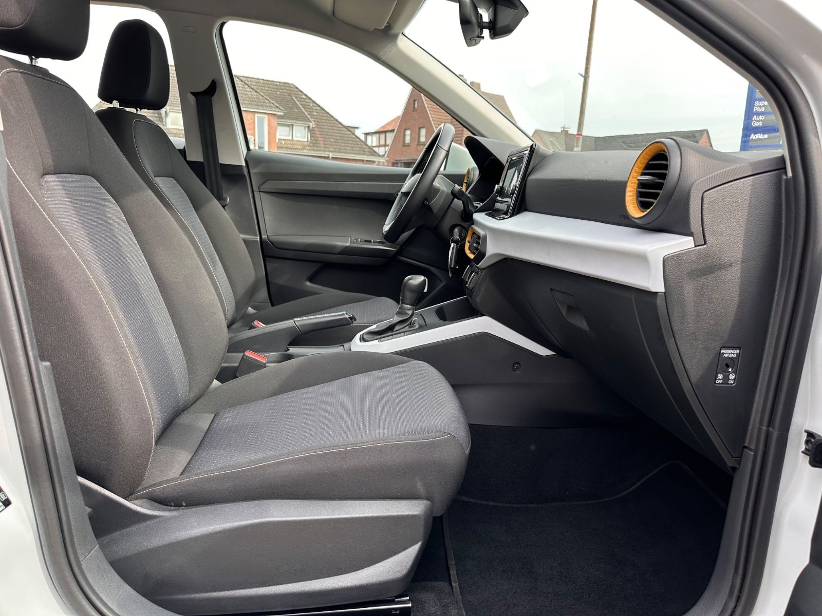 Fahrzeugabbildung SEAT Arona Style 1.0 TSI DSG LED/APP/PDC/GRA