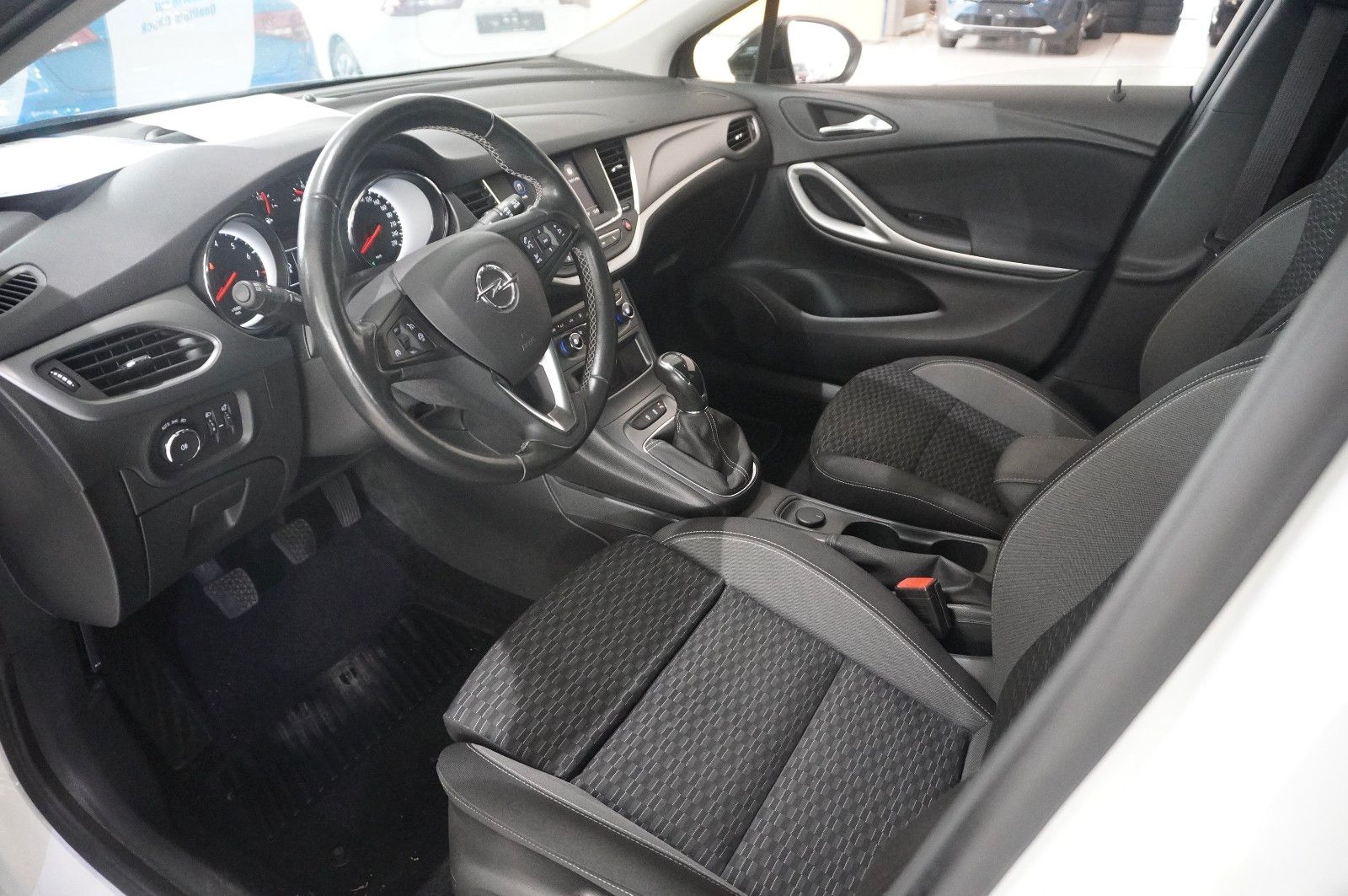 Fahrzeugabbildung Opel Astra K ST 1.2T EDITION NAVI/LED/KAMERA/SHZ/AHK