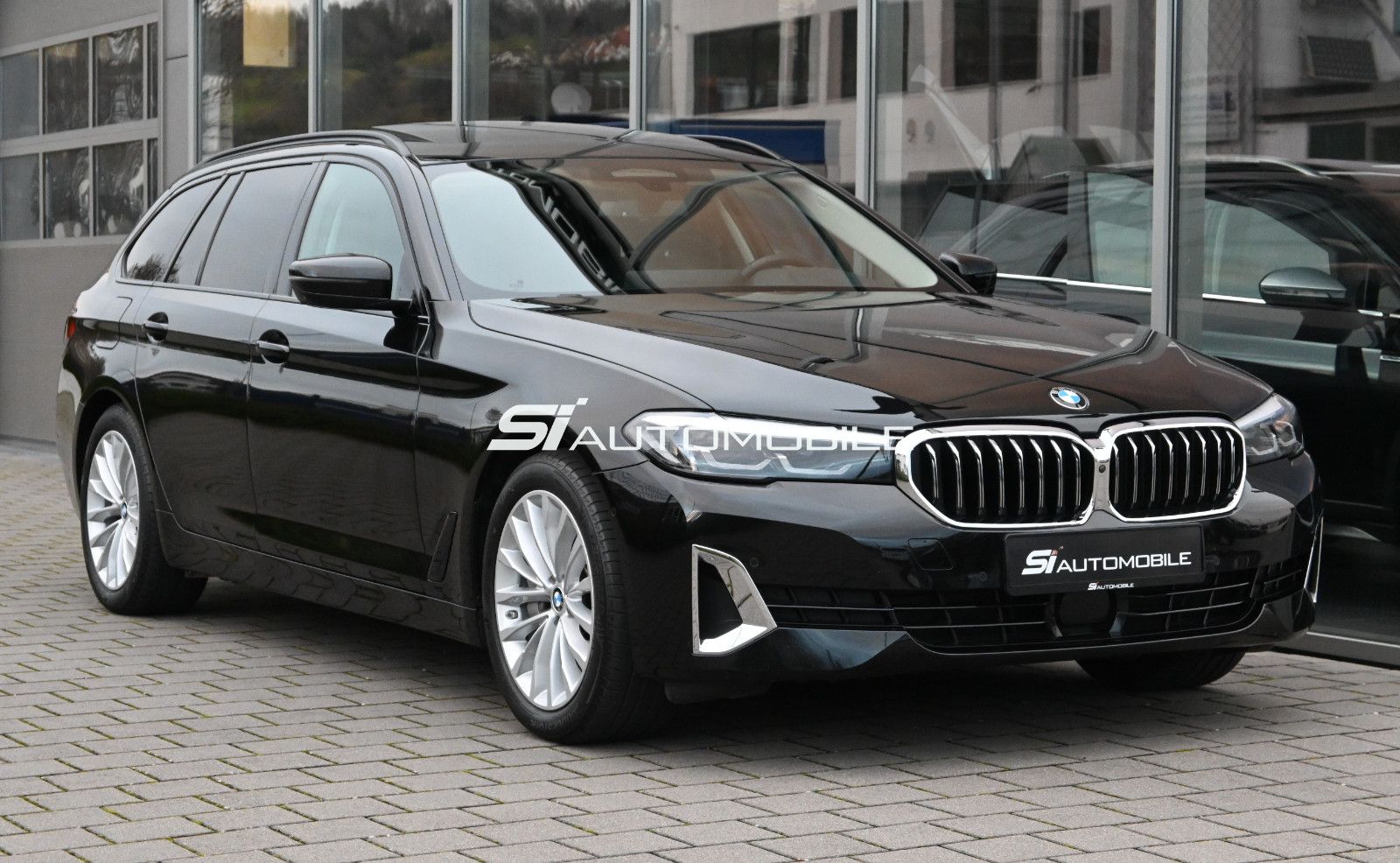 Fahrzeugabbildung BMW 530d xDr. Touring  Luxury °ACC°AHK°STHZ°360°KAM°