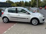 Renault Clio 1.6 III Privilege Aut*Klima*Temp*TÜV NEU* - Renault Clio Gebrauchtwagen in Berlin