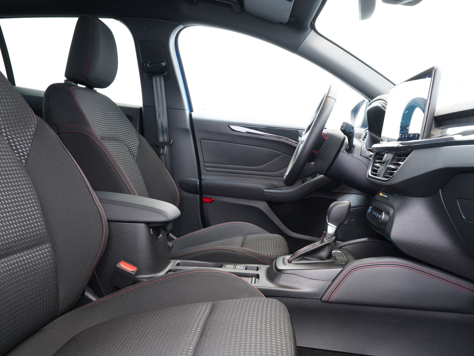 Fahrzeugabbildung Ford Focus Turnier 1.0 EcoBoost ST-Line X ACC/MATRIX