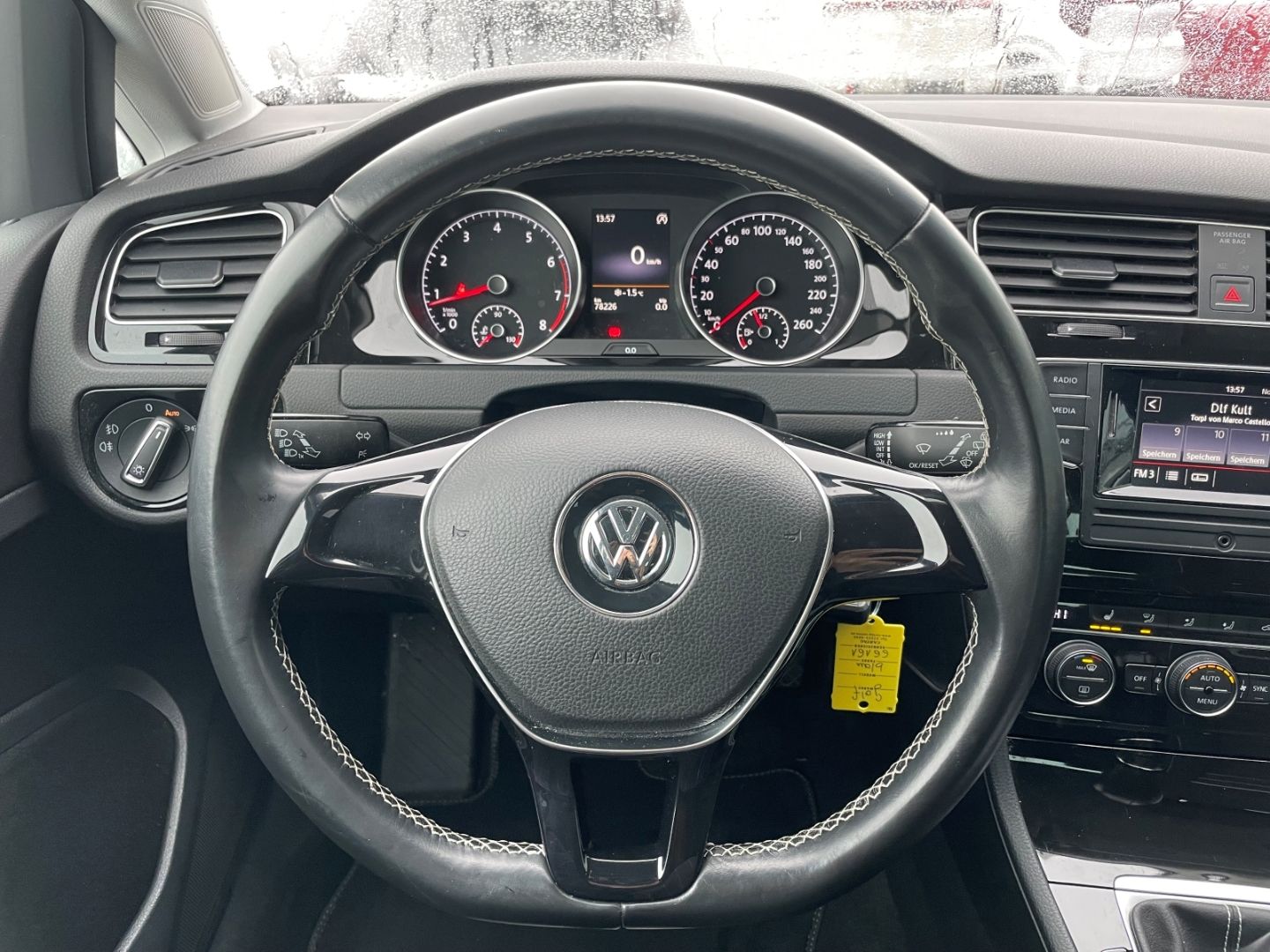 Fahrzeugabbildung Volkswagen Golf VII Cup PDC vo/hi Klimaautomatik SHZ
