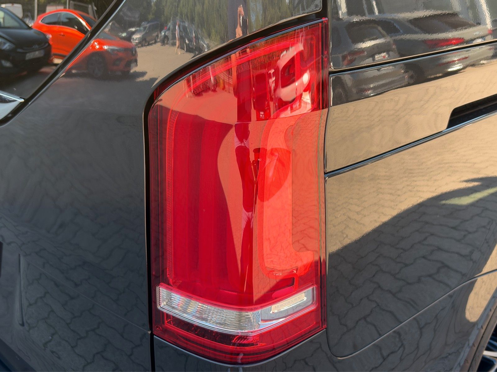 Fahrzeugabbildung Mercedes-Benz V300 d lang*2xSchiebetür*LED*SHZ*NAVI**