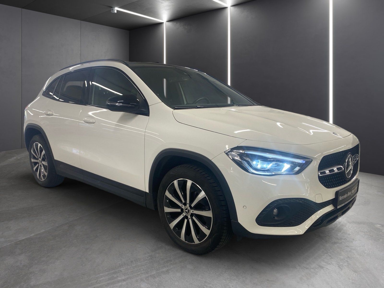 Fahrzeugabbildung Mercedes-Benz GLA 200 Progressive*AHK*Panorama*Night*LED*Kam*