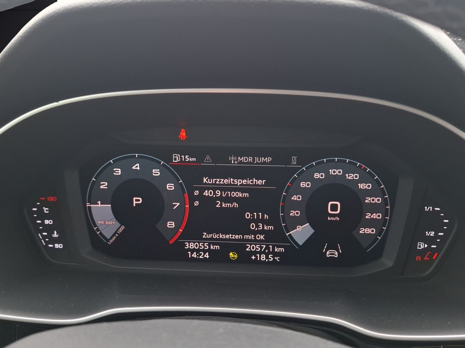 Fahrzeugabbildung Audi Q3 35 TFSI S-line S-tronic LED AVC APP ACC PDC S