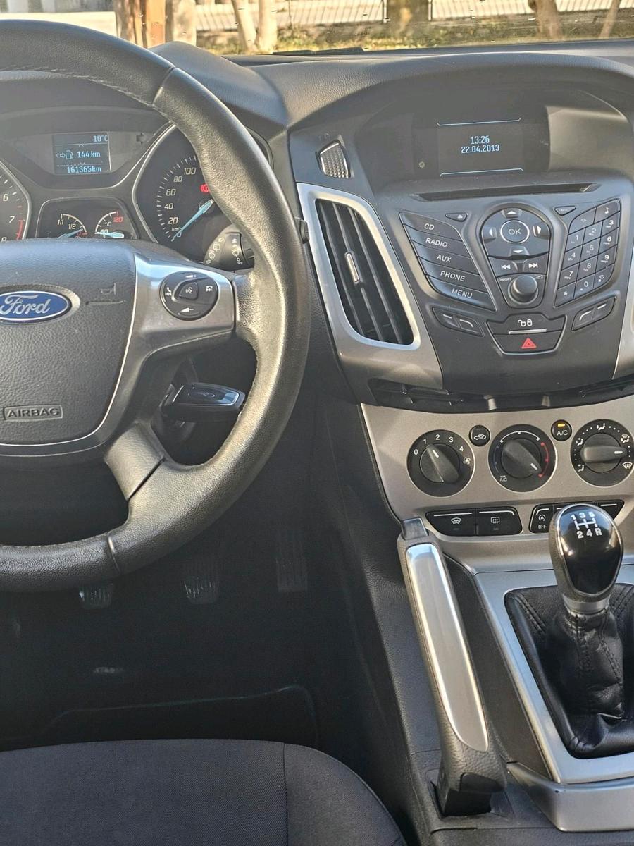 Ford Focus 2013 — фото 10