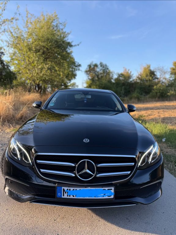 Image of Mercedes-Benz E 300