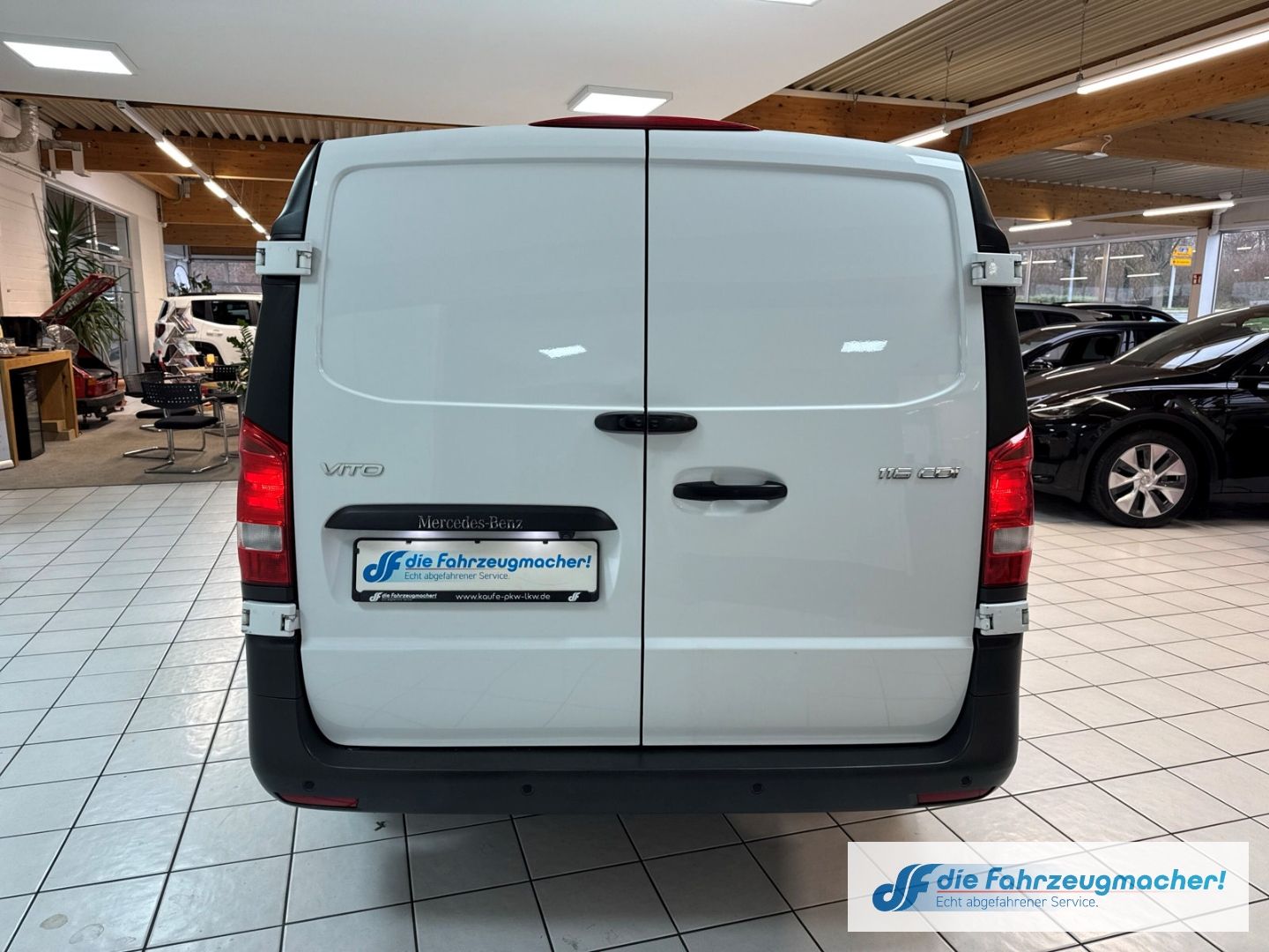 Fahrzeugabbildung Mercedes-Benz Vito Kasten 116 CDI RWD extralang Navi DAB SHZ