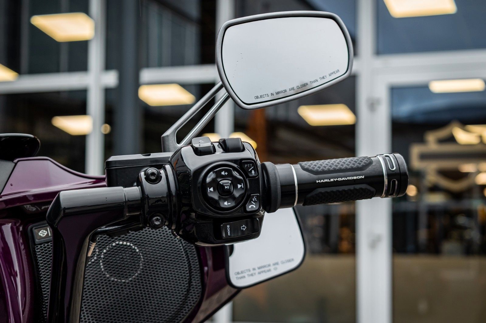 Fahrzeugabbildung Harley-Davidson CVO Street Glide FLHXSE 121 cui - Jekill & Hyde