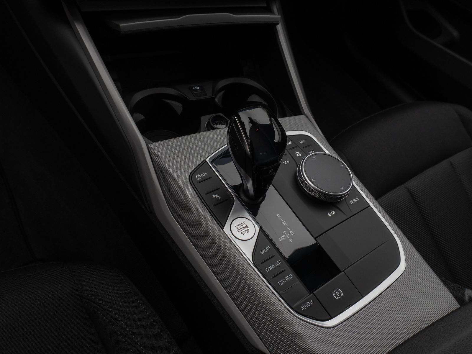 Fahrzeugabbildung BMW 320d  DAB CockPit+ Lordos PDC Geschwindigkeitsre