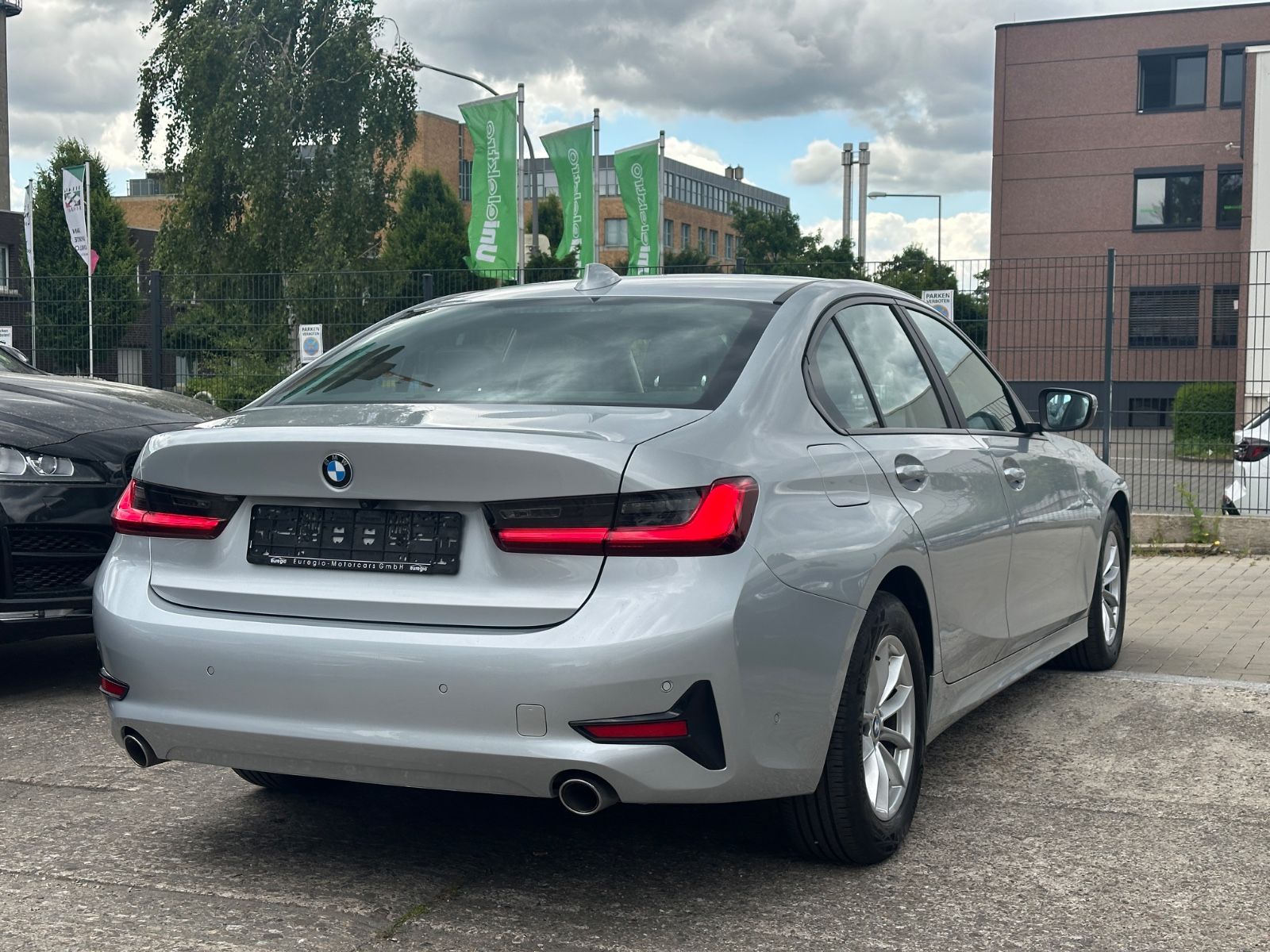 BMW 318 d Advantage/Leder/Navi/Kamera/LED/1Hand foto 5