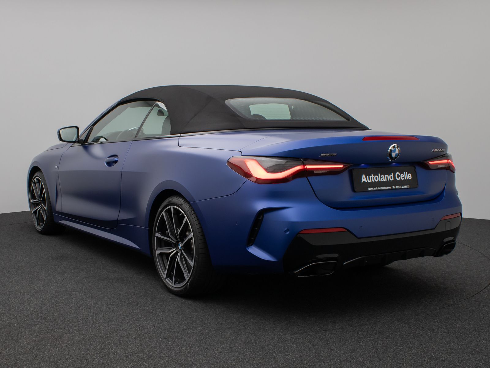 Fahrzeugabbildung BMW M440i xD Cabrio DAB Kamera HUD Individual 19Zoll