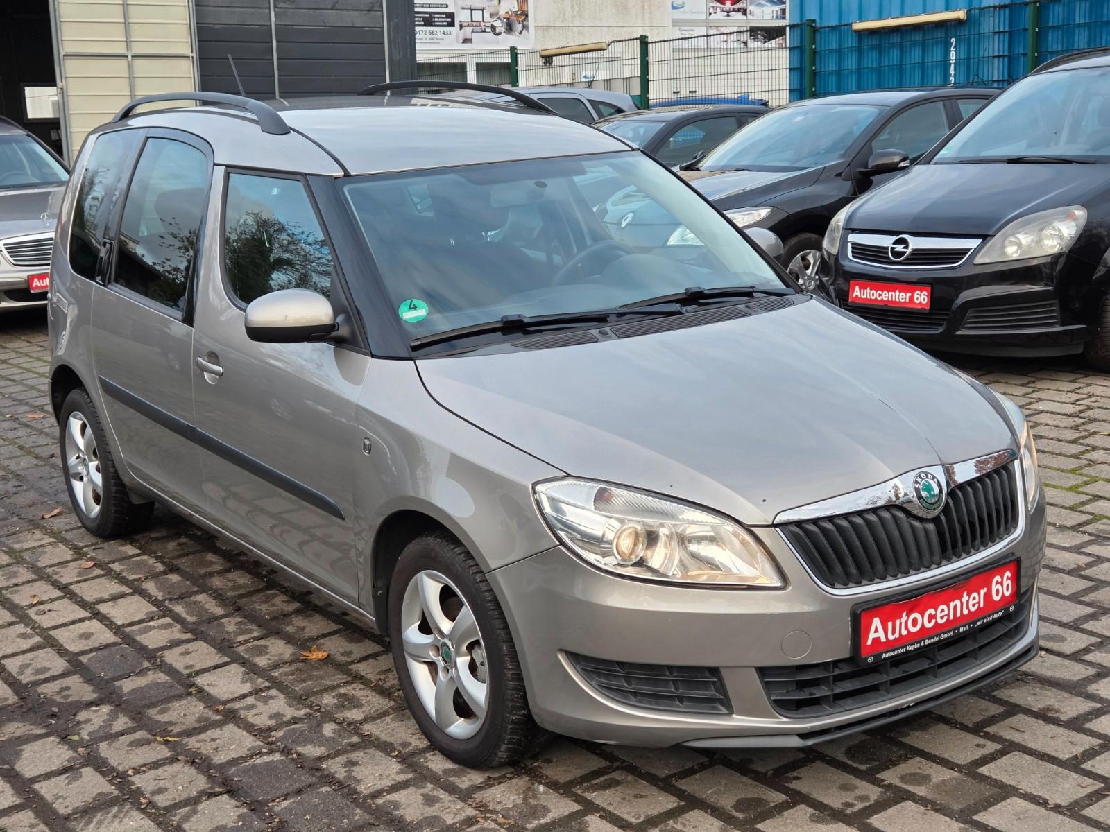 Skoda Roomster 2012 — interior