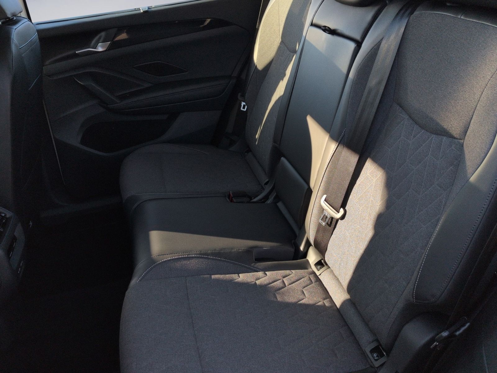 Tayron 1.5 eTSI eHybrid DSG Life KAMERA+AHK+