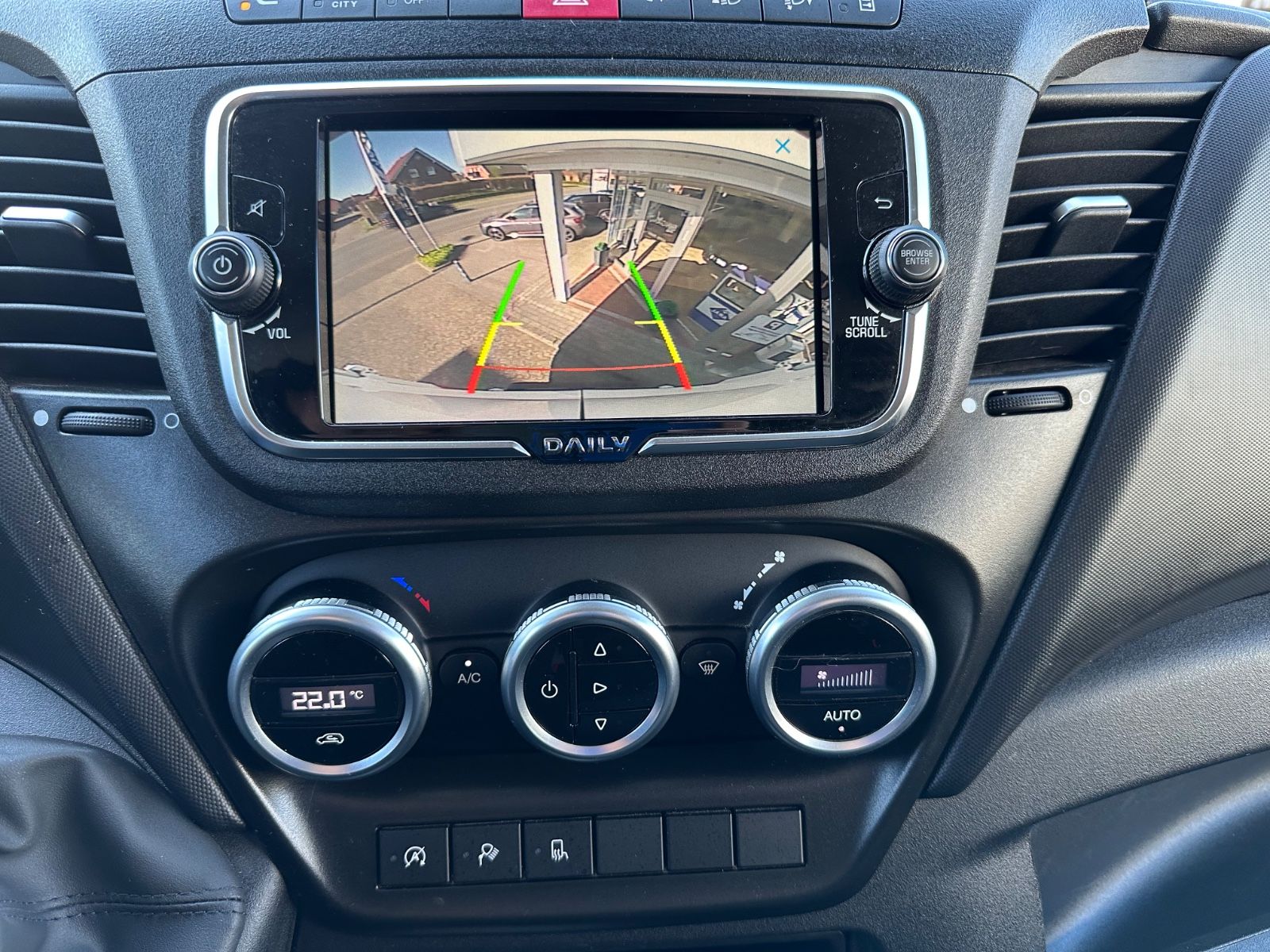 Fahrzeugabbildung Iveco Daily 35S16V 4100 L H2 2.3L Kamera/Temp/Carplay