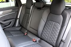 AUDI RS6 Avant /DYNAMIK+/ B&O/ STANDHZG/ SPORTABGAS AUDI RS6 Avant /DYNAMIK+/ B&O/ STANDHZG/ SPORTABGAS