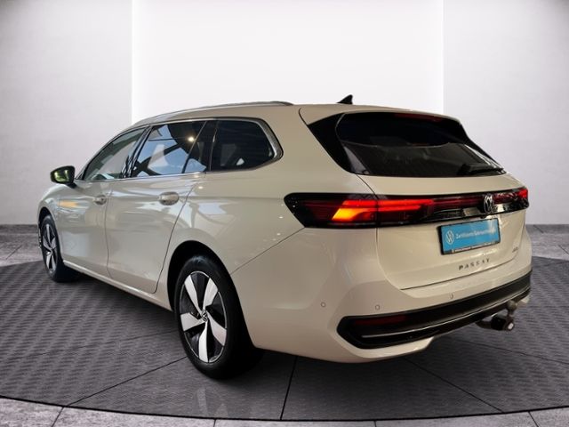 Fahrzeugabbildung Volkswagen Passat 1.5 eTSI DSG BUSINESS GJR AREA NAVI AHK