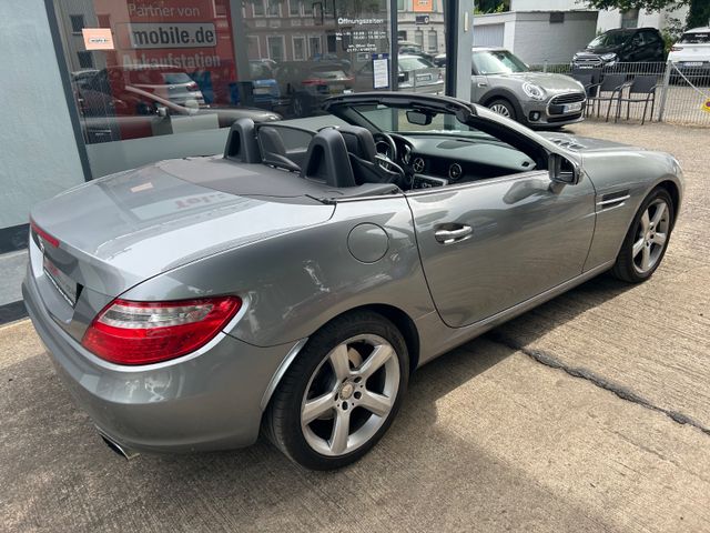 Fahrzeugabbildung Mercedes-Benz SLK 200 Roadster Autom.+Navi+Leder+Panorama+BT+