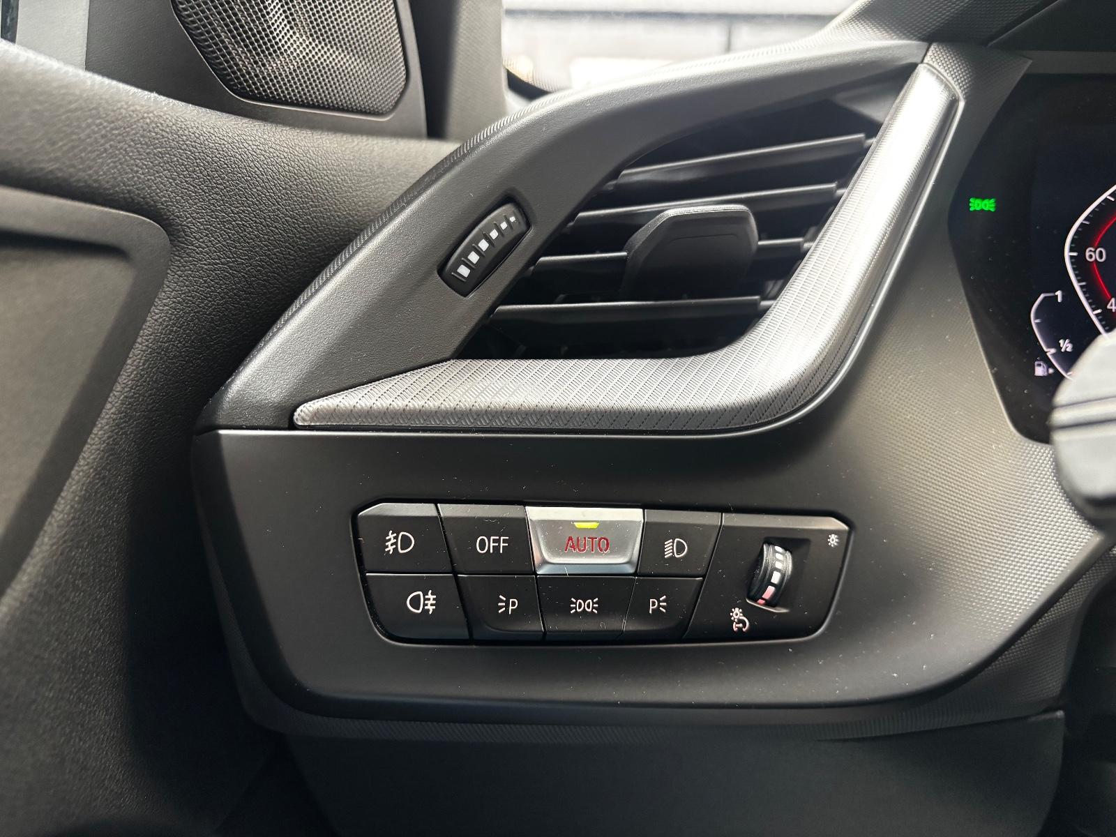 BMW 1 Series i M-Sport LED HiFi LcProf LHZ SHZ KEYLESS, миниатюра 23