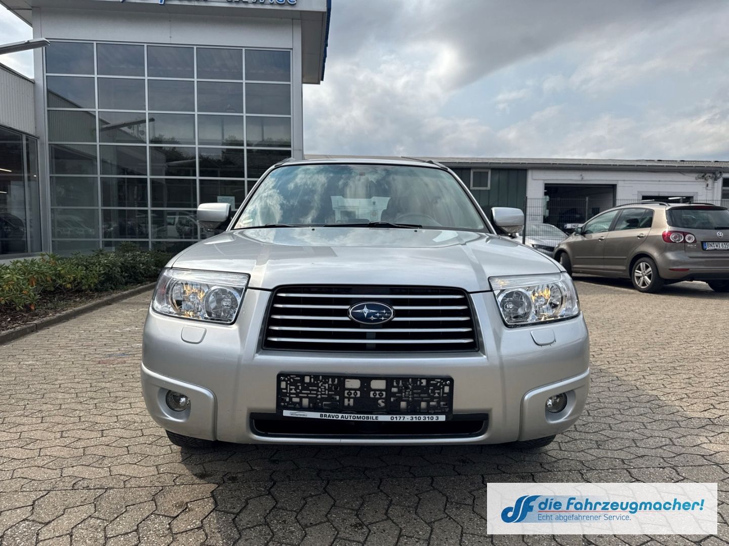 Fahrzeugabbildung Subaru Forester 2.0 X Active Niveau Klimaautom *EXPORT