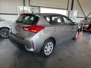 Toyota Auris - 4