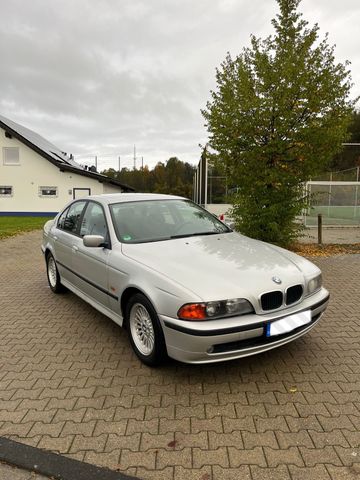 BMW E39 523iA Automatik TÜV 05/2026