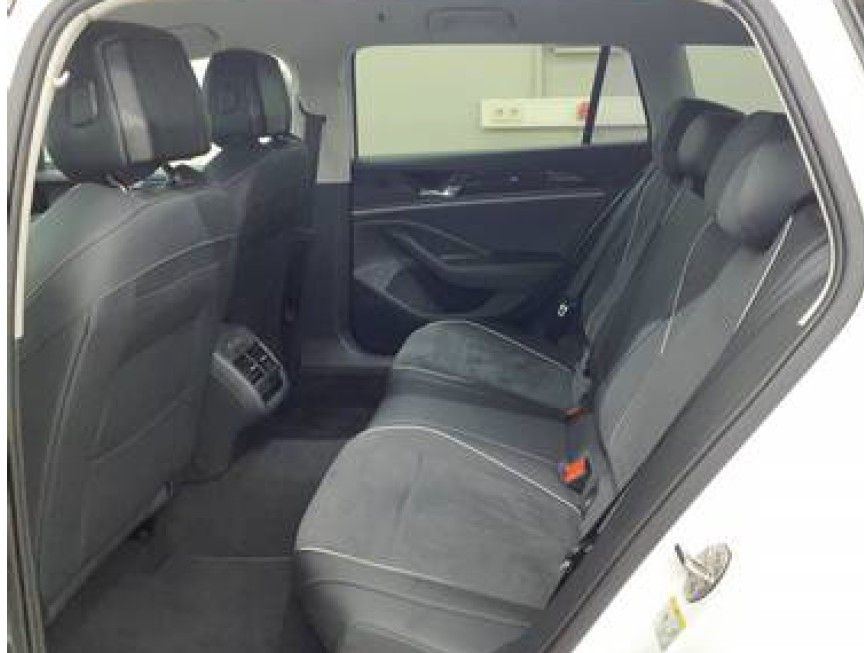 Volkswagen Passat Variant - Bild 7