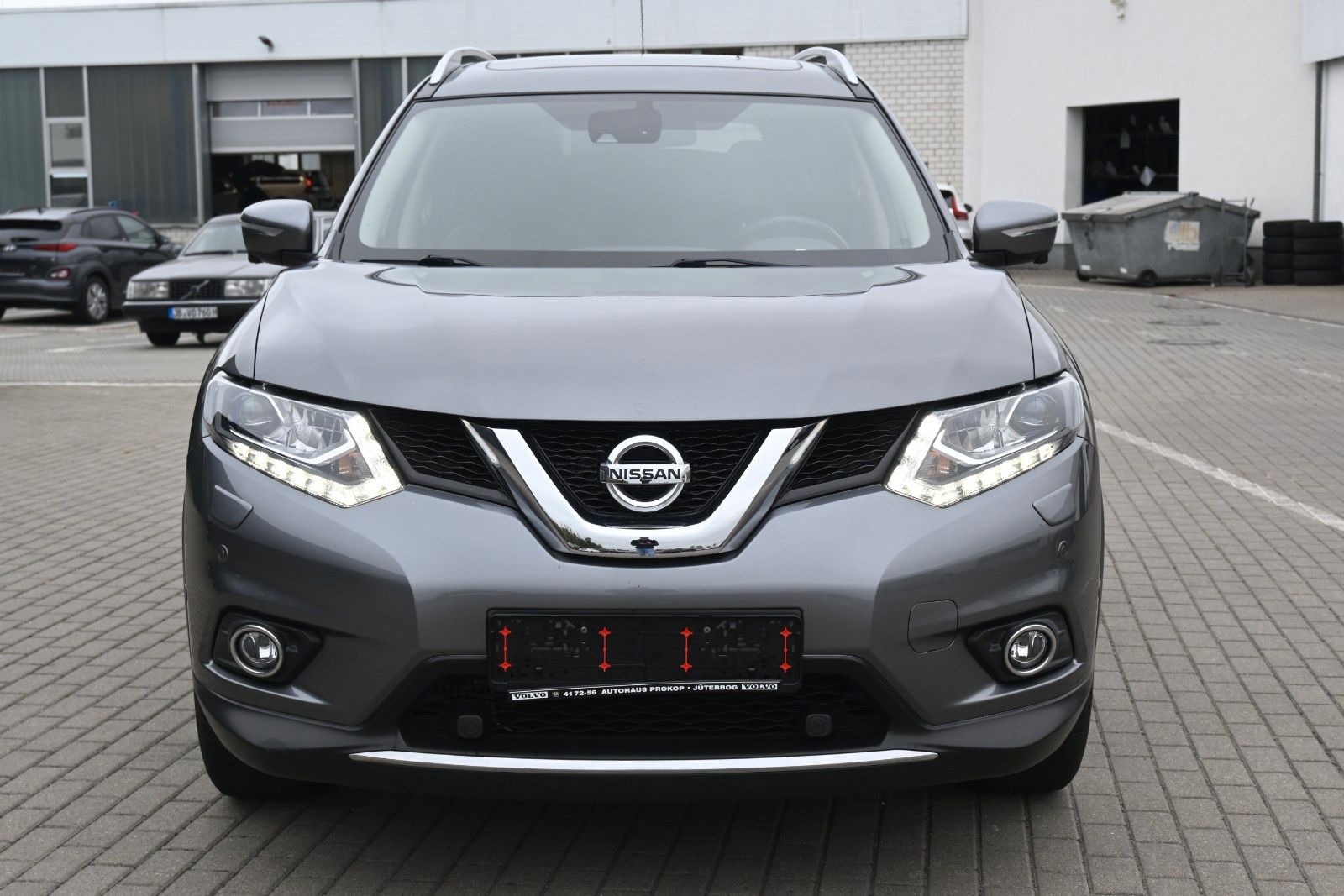Fahrzeugabbildung Nissan X-Trail  1.6 DIG-T Schalter Tekna 4x2*360°*Pano