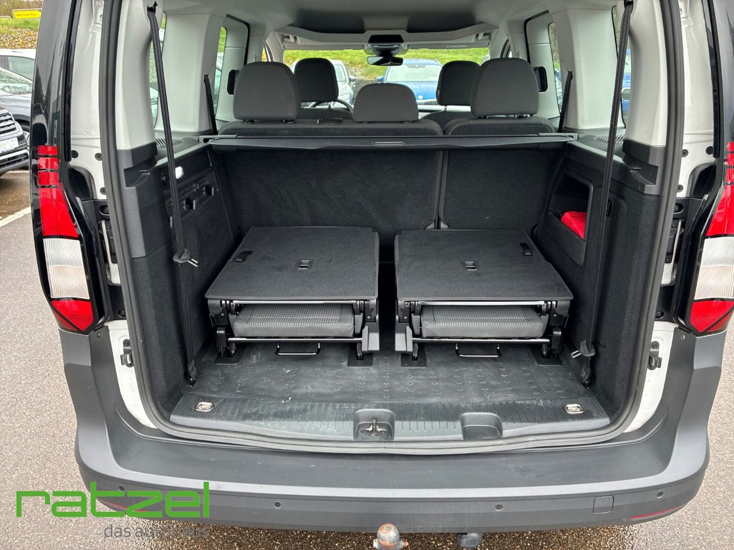 Fahrzeugabbildung Volkswagen Caddy 1.5 TSI 7-Sitzer AHK DAB Spurhalteass. Not