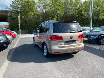 Volkswagen Touran - 4